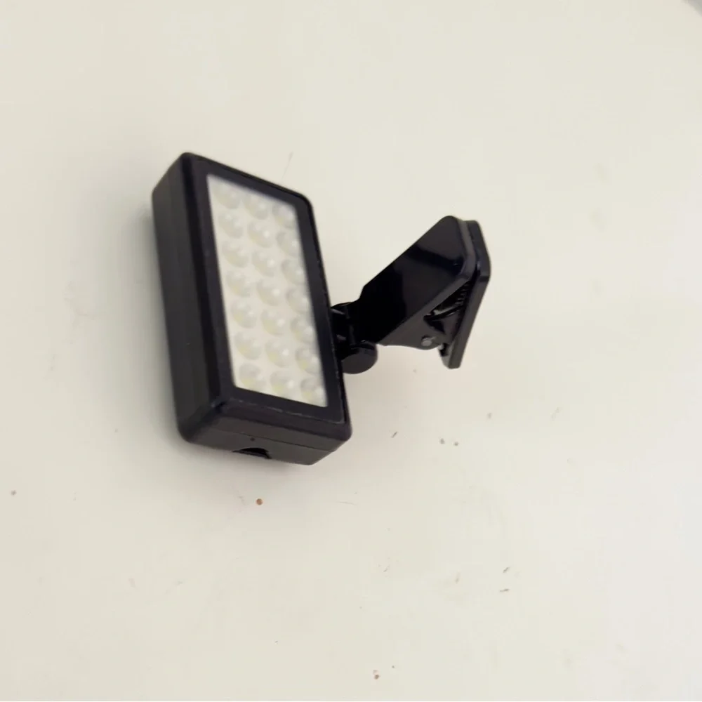 VIVITAR Clip-on LED Light for Phone Photos, Camping, Whatever! 21 BRIGHT LIGHTS!